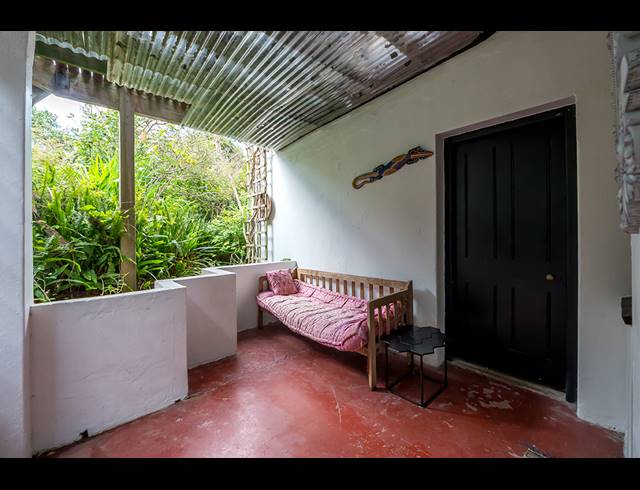 3 BEDROOM FREESTANDING TO LET IN ST JAMES